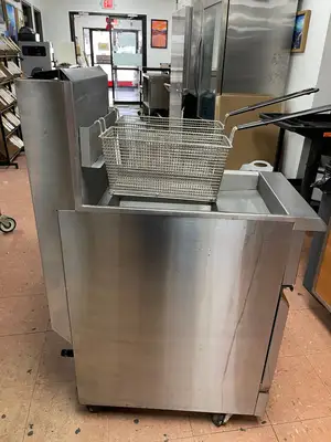 Used Venancio Used Venancio PFR40G-CB LP Fryer 40-lb Capacity with Millivolt Controls - CC Cookers / Coolers / Fryers Illinois US | Falcon Restaurant Supply #1374982