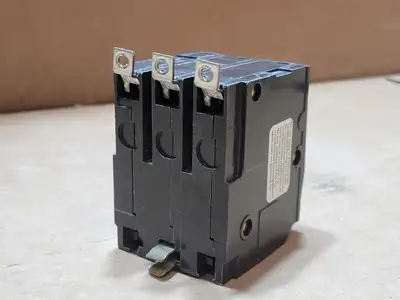 USED SQUARE D QOB330