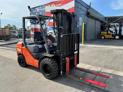 Used 2018 TOYOTA 8FDU30 Misc Forklifts Florida US | Truck and Van Outlet #1506273