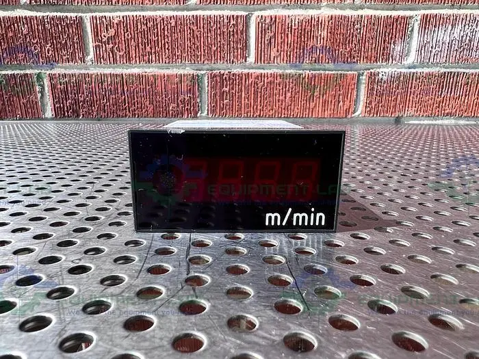 Used HENIX CORPORATION HR33E4 TEMPERATURE CONTROLLER Temperature Controls | Equipment Lab #486322