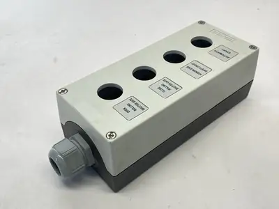 USED SIEMENS 4-BUTTON ENCLOSURE