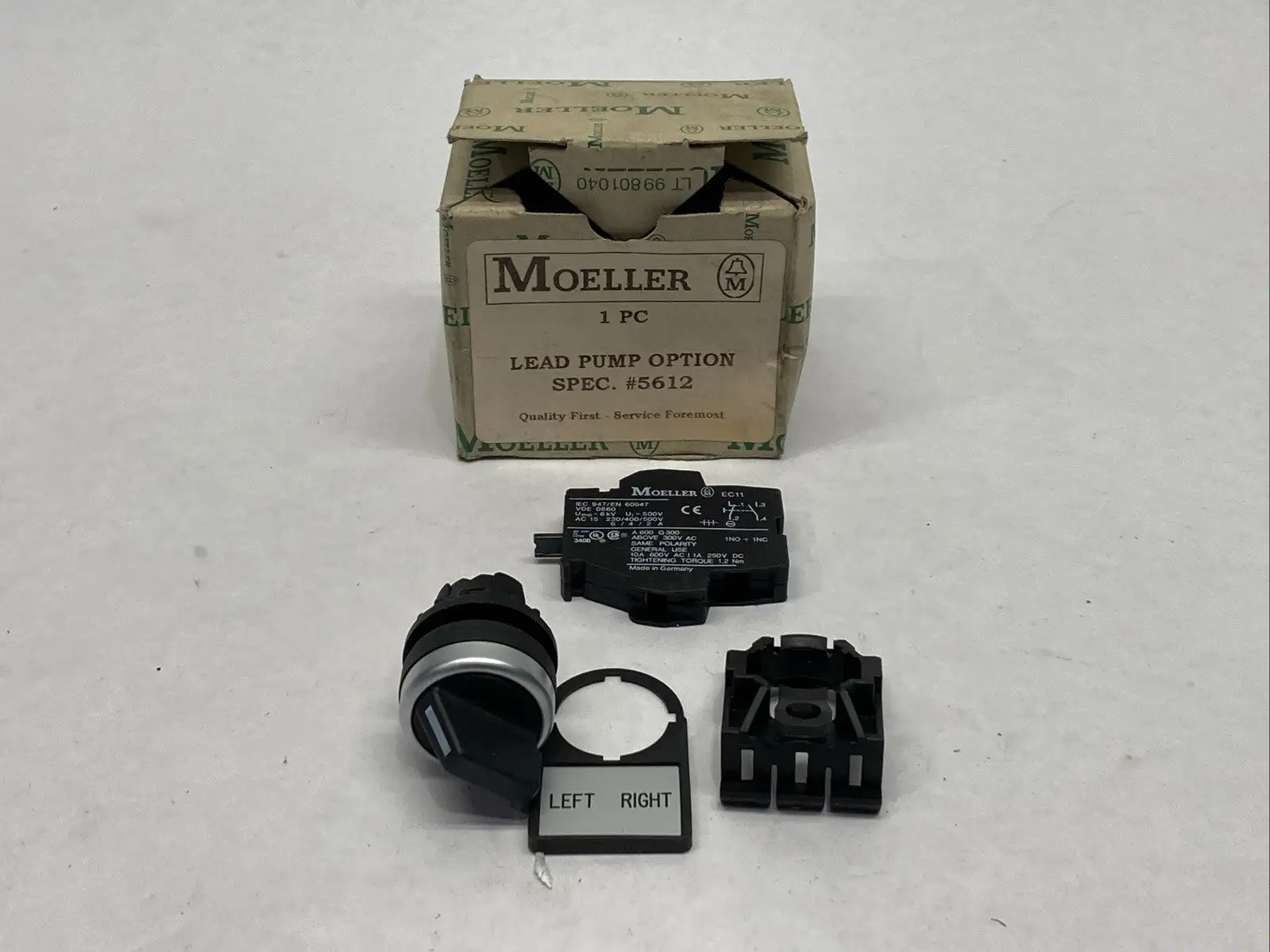 5612 | Moeller  2-Position Selector Switch Assembly Black - New Other