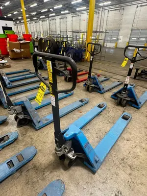 Used _UNKNOWN_ _UNKNOWN_ Pallet Trucks North Carolina US | Myron Bowling Auctioneers Inc #1543560