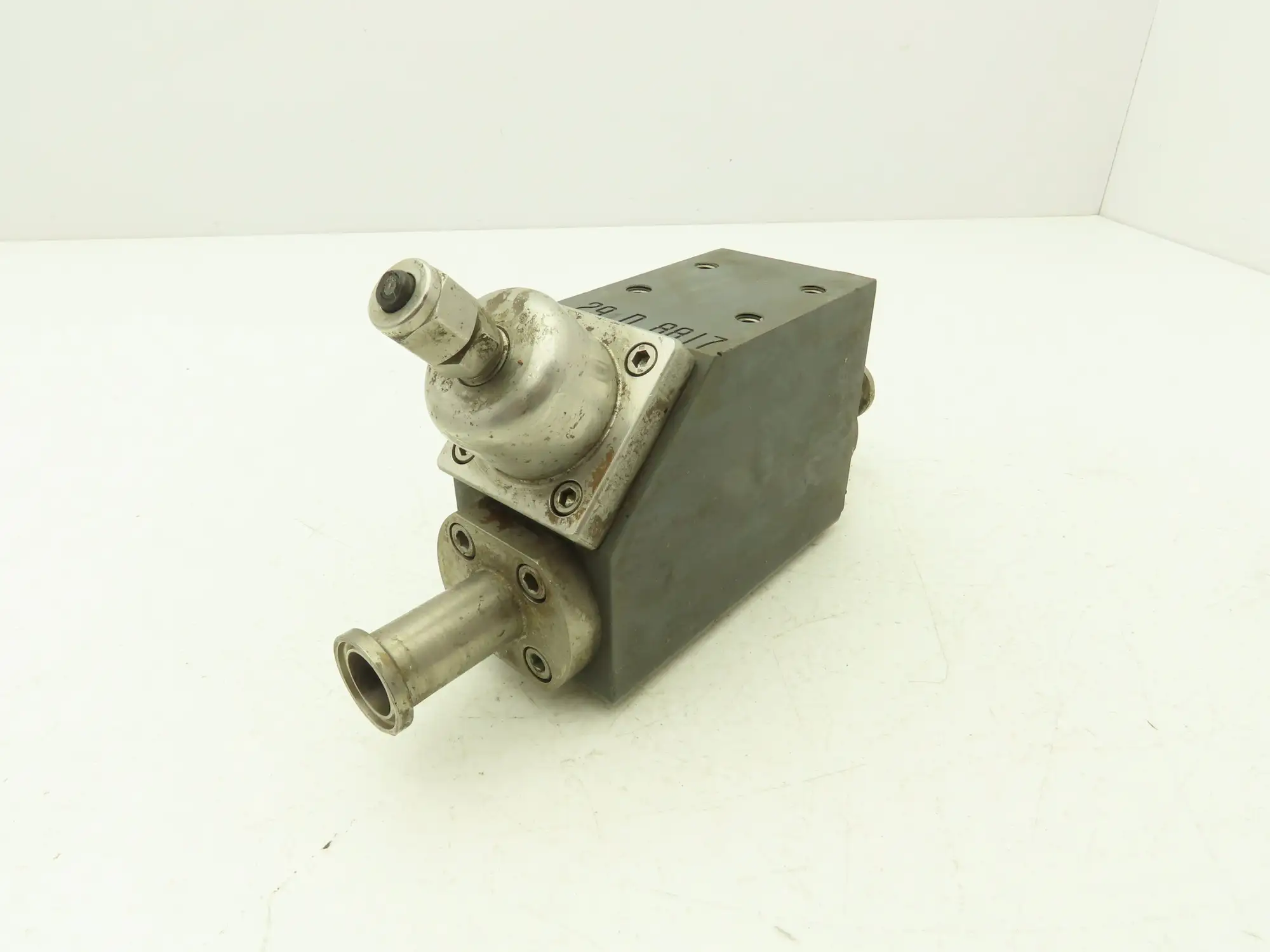 NA 29 D 8817 Laser Static Charge Block Stainless Tubes