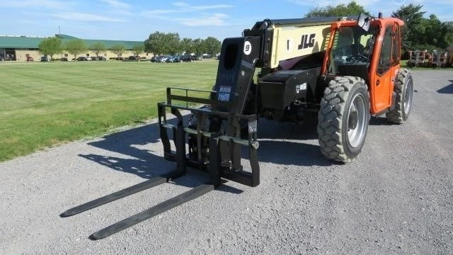 USED 2023 JLG 943