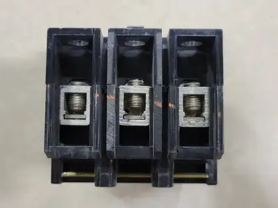 30 Amp 3 Pole Circuit Breaker