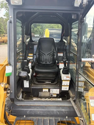 Used 2023 KATO CL35 Compact Track Loaders Tennessee US | Moore Equipment #1517243
