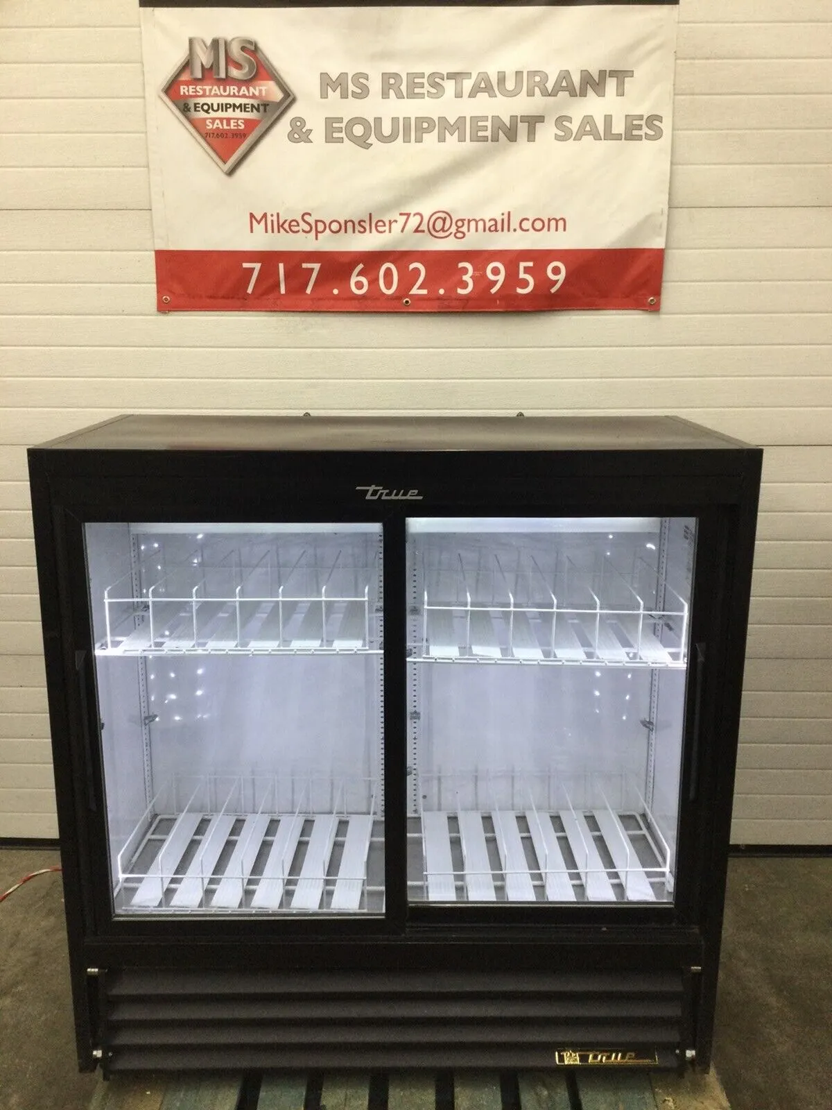 True GDM-41SL-48-HC-LD 46” Refrigerator Merchandiser, 2 Sliding Glass Doors 115v