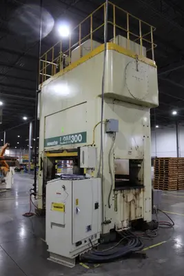 1999 KOMATSU L2M300-3BM Stamping Press | Levy Recovery Group (7)