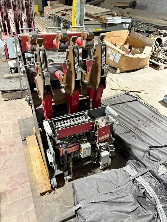 Used Westinghouse _UNKNOWN_ Circuit Breakers Iowa US | ISP Equipment Group #1318725