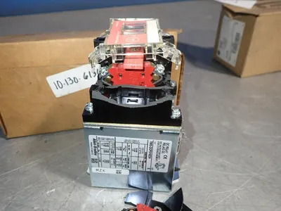 New | in-Stock ALLEN BRADLEY 700SDCP310Z24 Relays & Switches | HGR 24 #739678