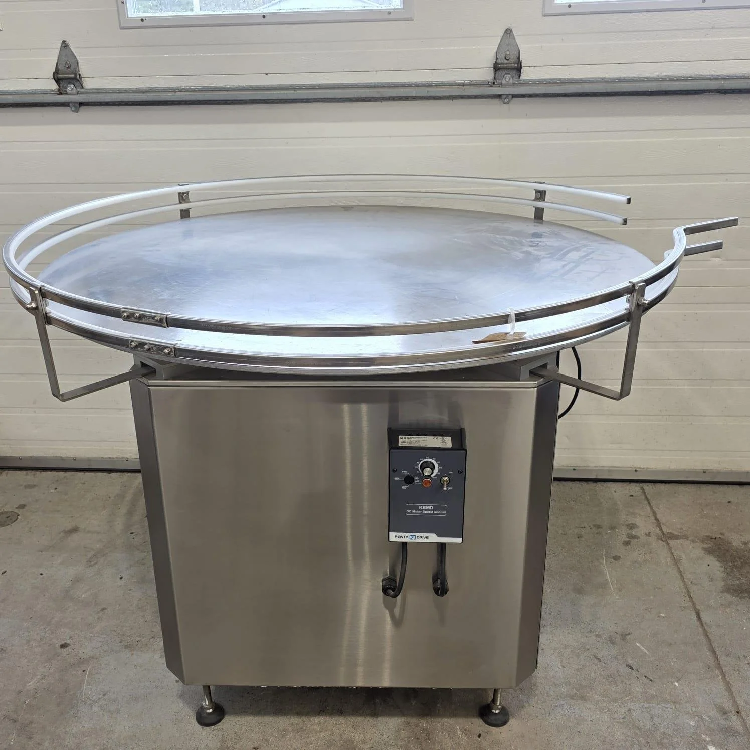 ACCUMULATION TABLE  BELLATX TURN TABLE 46 INCH # 101