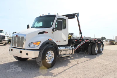 New | in-Stock 2027 PETERBILT 548 Rolloff Trucks Texas US | Roll Off Truck World #1492015