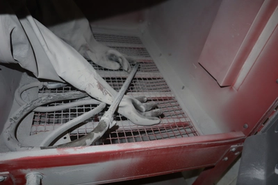 Used CENTRAL PNEUMATIC BLAST CABINET Blast Cleaning Minnesota US | Machinesused.com #1377491