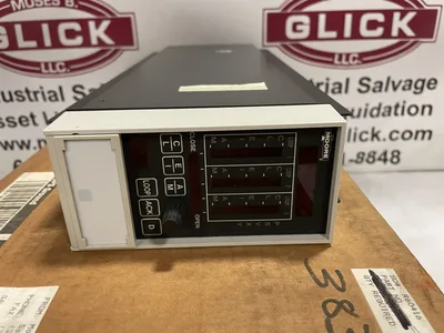 Moore 15738-119 Digital Single Loop Controller -NIB