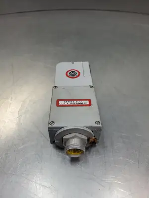 ALLEN BRADLEY 42LRC-5010 Ser. B PHOTOSWITCH w/42LTB-5000 Terminal Base. 5D-22