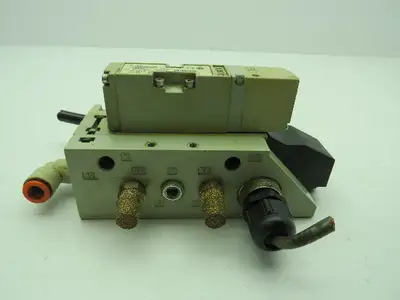 Numatics 061BA400M Solenoid Valve w/ Manifold Base