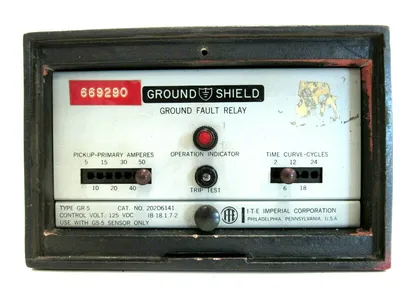 USED ITE 202D6141 GROUND FAULT RELAY TYPE GR-5