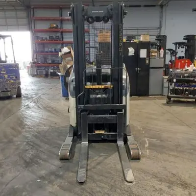 USED 2018 CROWN RR5725-45