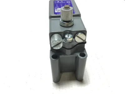 Square D 9007AW16 Precision Limit Switch Series D