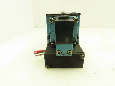 MAC 6521B-211-PM-111DA Pneumatic Double Solenoid Valve 4/2-Pos 120V w/Sub-Base