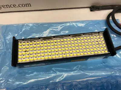 USED KEYENCE WHITE BAR LIGHT 120MM W/ DIFFUSION PLATE