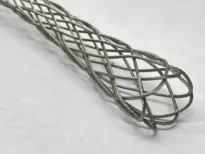 USED HUBBELL KELLEMS LIQUIDTIGHT CONDUIT WIRE GRIP 90 DEGREE 1"