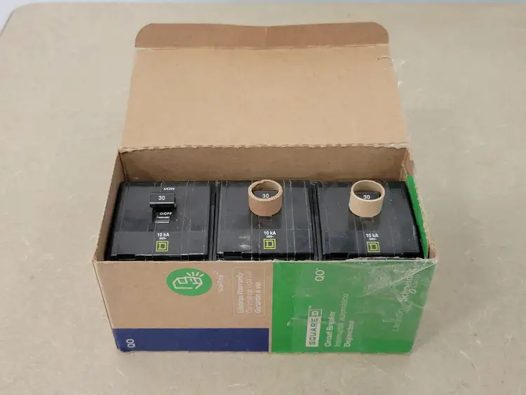 New | in-Stock SQUARE D QOB330 Switchgears British Columbia CA | Lenmark #239676