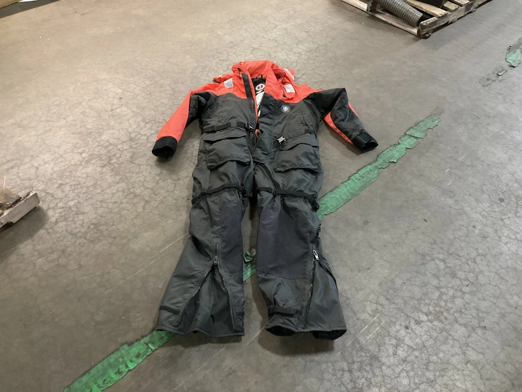 Used _UNKNOWN_ _UNKNOWN_ Apparel, Gloves, Lab Coats Michigan US | Miedema Asset Management Group #1411109