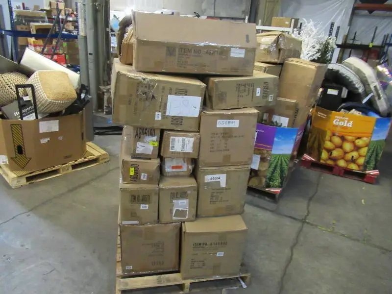 Pallet of Store Overstock and Ecommerce Product and Returns - Vickerman Christmas