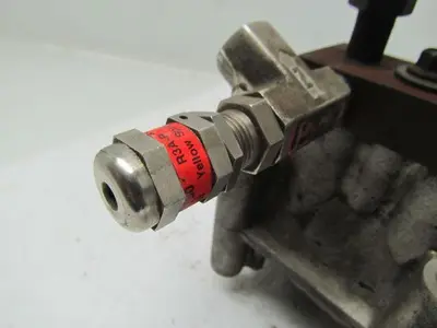 Ford X54H-19D629-AD RFX54H-190647-AB A/C compressor w/cluch