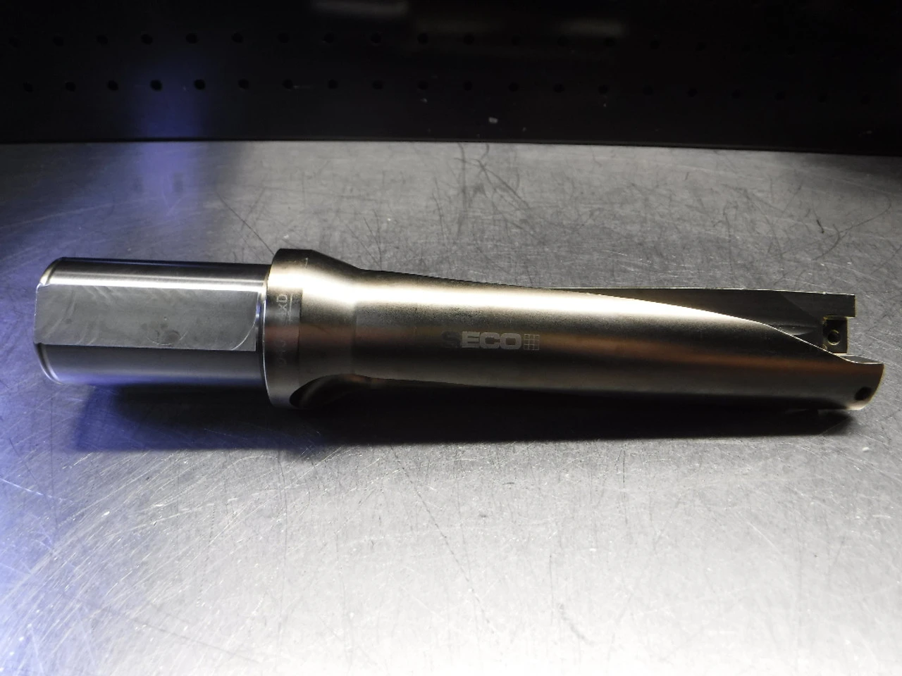 SECO 40mm Indexable Coolant Thru Drill 40mm Shank SD504-40-160-40R7 (LOC2258A)