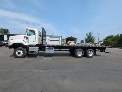 Used 2006 INTERNATIONAL 5600 Flatbed Trucks Washington US | Puget Sound Truck Sales #1546525