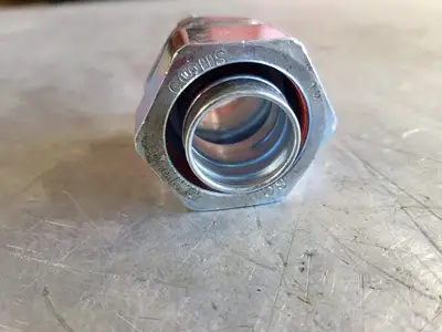 NEW THOMAS & BETTS CI6108
