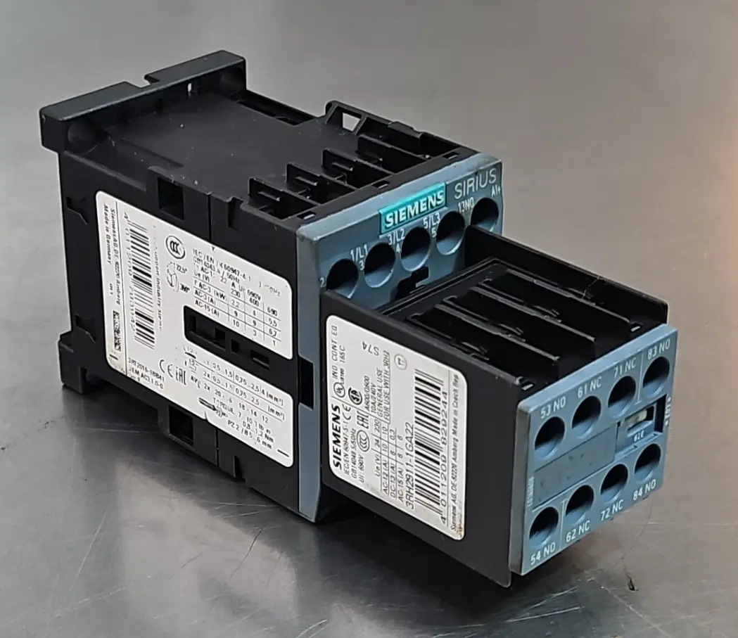Siemens 3RT2016-1BB41 W/ 3RH2911-1GA22 AC Contactor Loc4C4