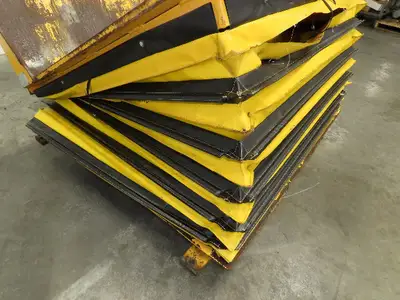 Econo Lift Pneumatic Tilt Table Tote Tipper 8000lbs 30° Degree 55 x 44" Top