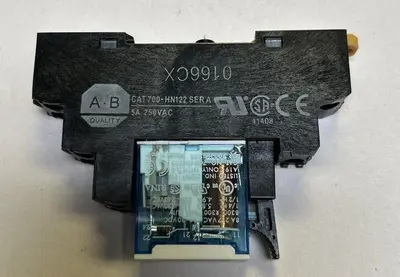 USED ALLEN-BRADLEY 700-HN122