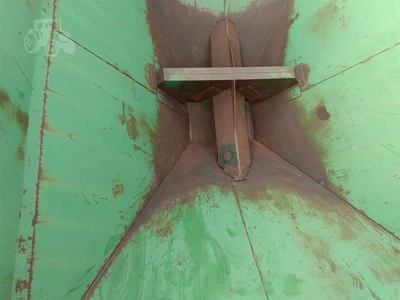 USED JOHN DEERE 1210A