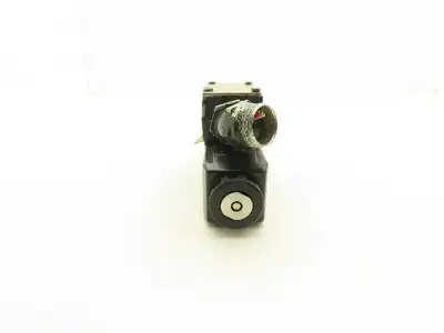 Vickers DG4V-3-7C-M-FW-B6-60 Hydraulic Directional Control Solenoid Valve 110V
