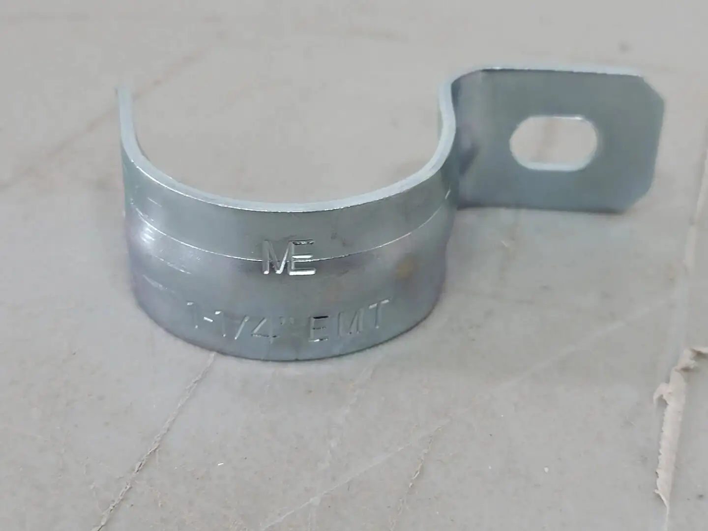 1-1/4" One Hole Conduit Strap Snap-On Type (Box of 20)