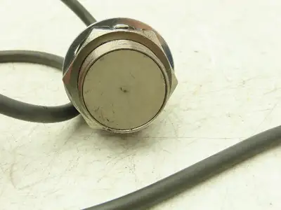 Omron E2EM-X15X1 Inductive Proximity Sensor 36" Cut Cable