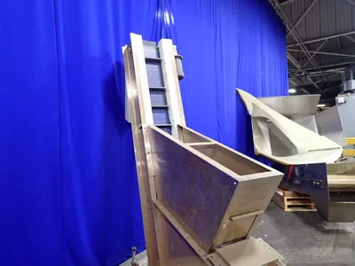 E-pack Machinery  100" X 10" Incline Conveyor Belt