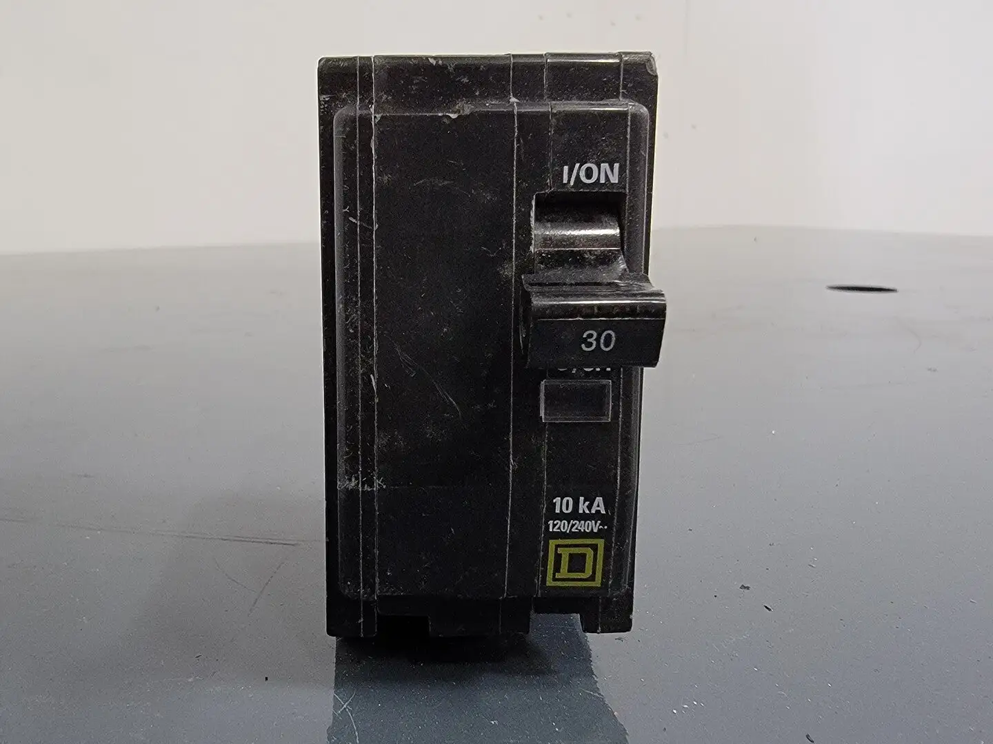 USED SQUARE D QO230