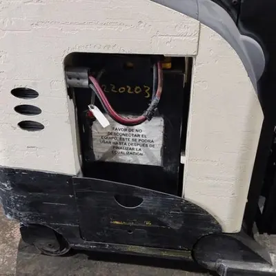 USED 2018 CROWN RR5725-45