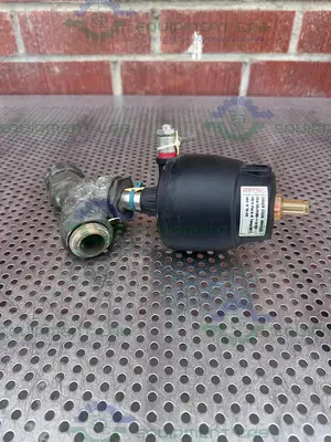 USED GEMU 554/25/D195 PNEUMATIC ANGLE SEAT GLOBE VALVE W/ 1" COMPRESSION FITTING