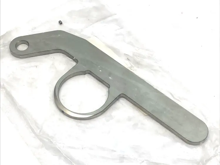 New | in-Stock ULTRASOURCE LATCHING BRACKET HOLDER - OEM MOUNTING HARDWARE PART Food, Restaurant, & Bakery Parts & Accessories Michigan US | Maverick Industrial Sales #1091968