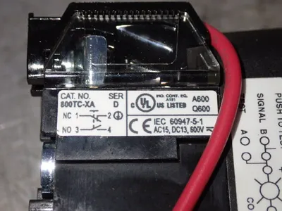 NEW ALLEN BRADLEY 800TCPTH16B