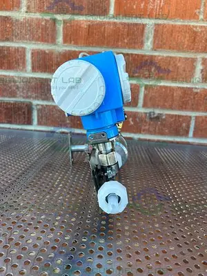 USED ENDRESS + HAUSER PMC631 PRESSURE TRANSMITTER W/ AMERSHAM CONDUCTIVITY SENSOR
