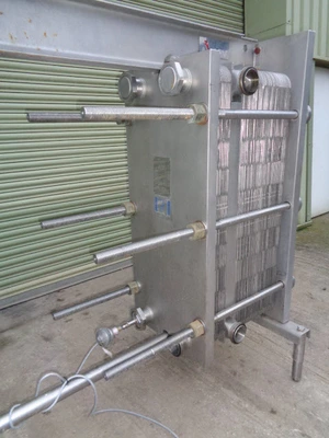 35 sq.m Plate Pasteuriser Heat Exchanger APV SR30