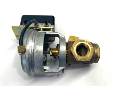 Used Johnson Controls Pneumatic Diaphragm Valve Actuator Pump & Valve Parts Michigan US | Maverick Industrial Sales #1395267